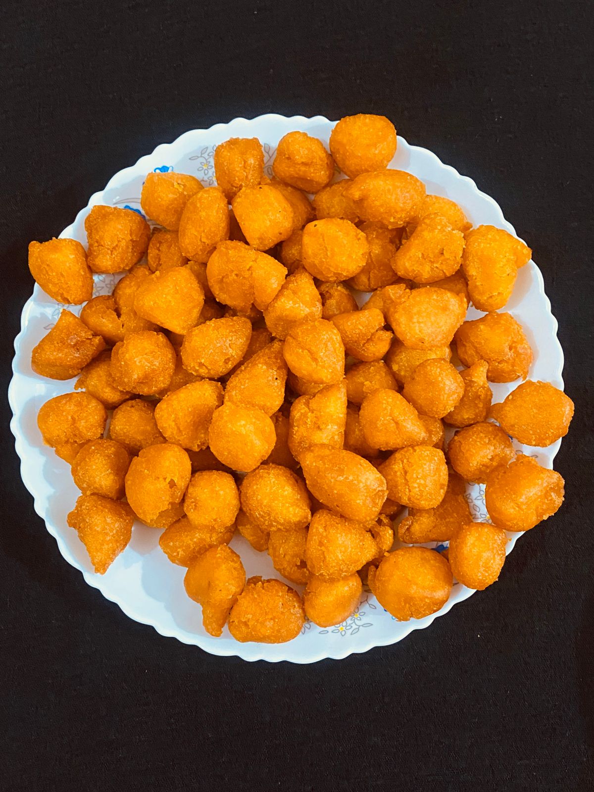 ১ কেজি প্রিমিয়াম কোয়ালিটির তাল বড়া / পিঠা ।